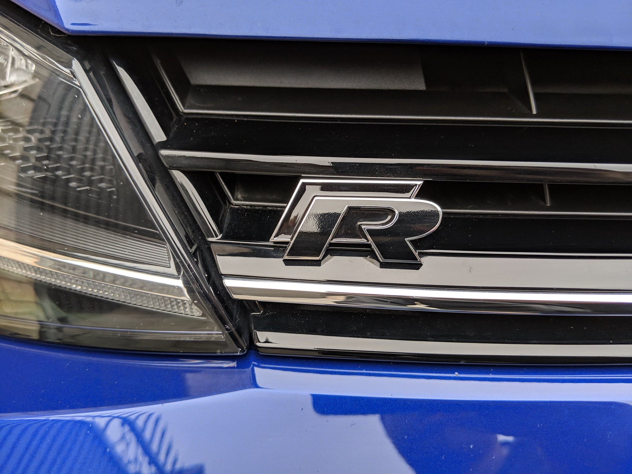 2015-2021 (7th Gen) VW Golf R - Front R Emblem Vinyl Overlay – VinylMod